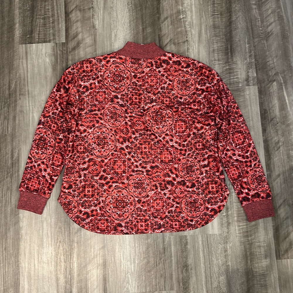Ruby Rd. V-Neck Leopard Medallion Hacci Knit Rib Trim Top - Large Petite - Picture 2 of 5